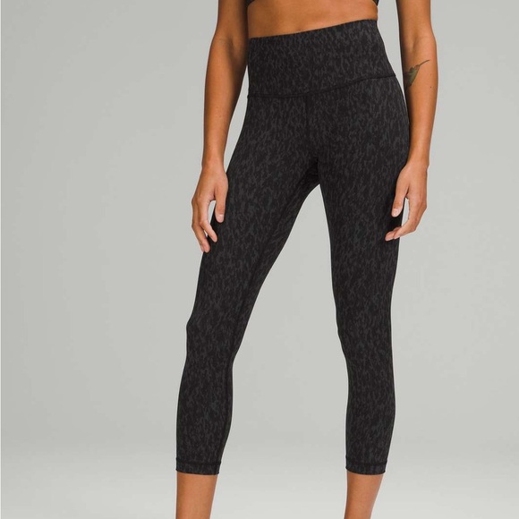 Lululemon Wunder Under High-Rise Crop 23" *Full-On Luxtreme - Picture 2 of 10